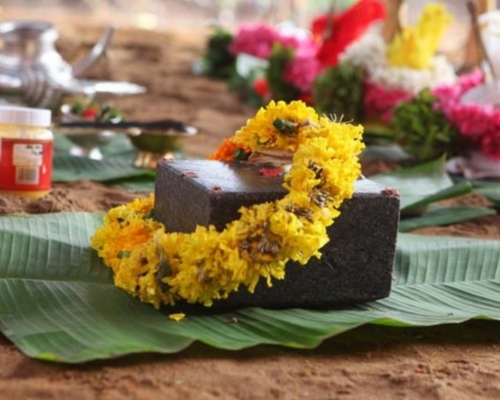 Hindi_North_Indian_Bihari_Pandits_Book_Pandit_Online_Now_In_Bangalore_Hyderabad_Chennai_Kolkata_Delhi_Mumbai_For_Bhoomi_Puja_Pooja_Through_Vedyagya